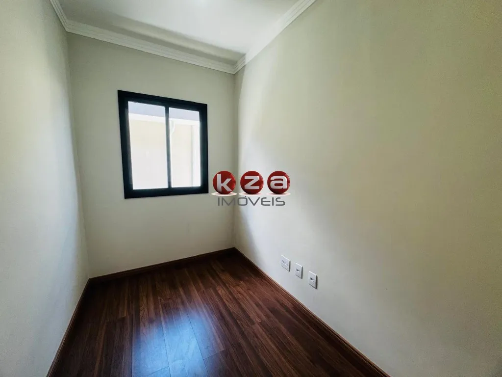 Imagem Casa de alto padrão a venda no Condomínio Portal do Jequitibá em Valinhos-SP: 4 quartos, 3 suítes, 4 vagas de garagem, 244m² de área.