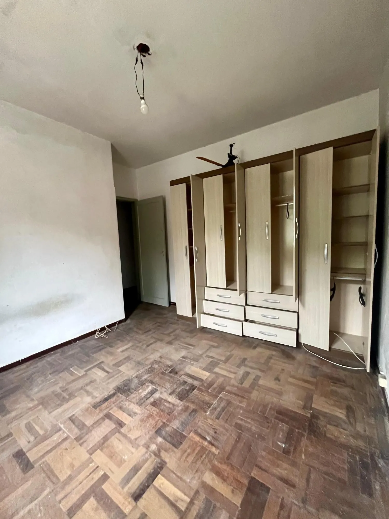 Imagem APARTAMENTO TERREO À VENDA - MENINO DEUS