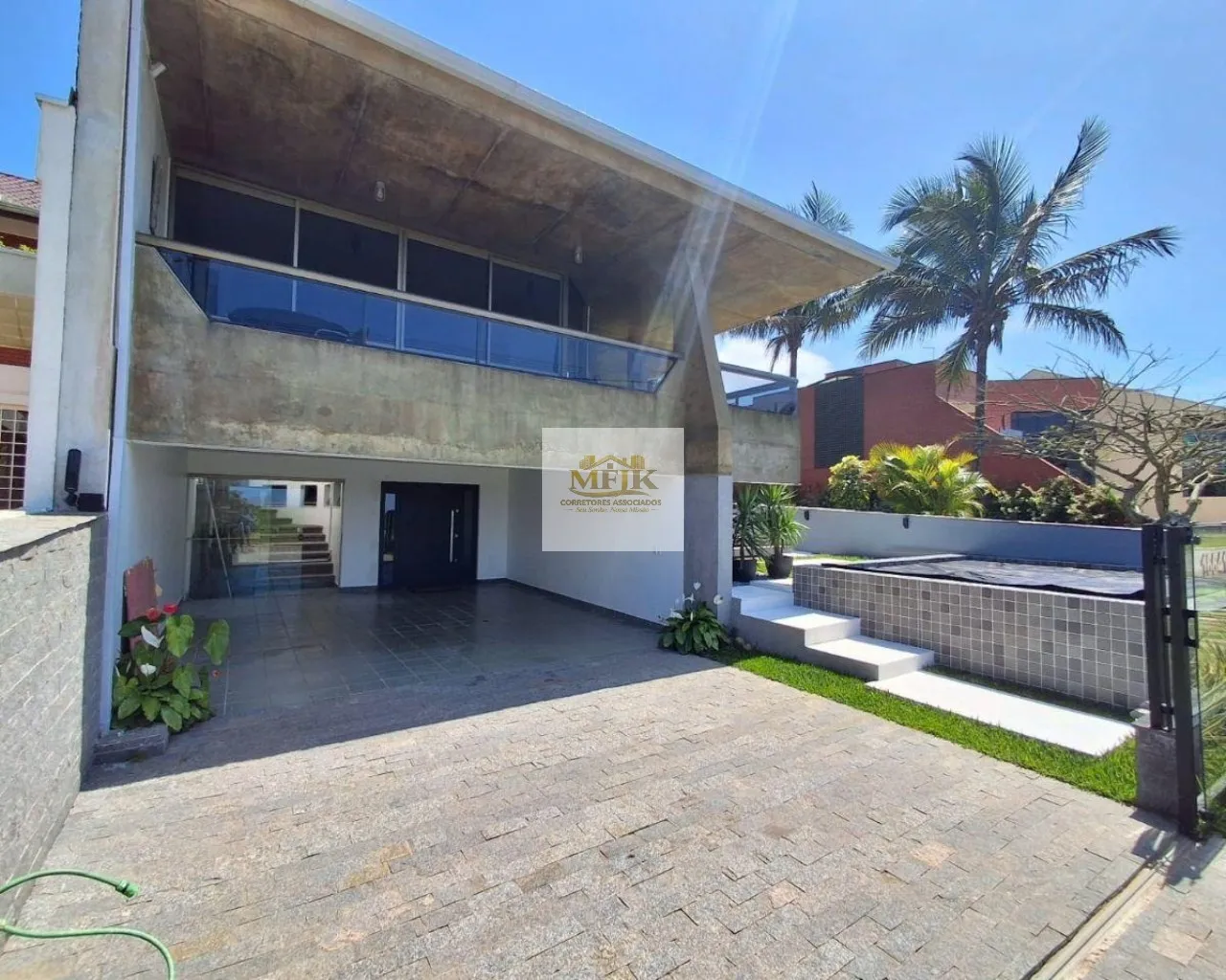 Foto do imóvel Imperdível! Casa beira mar com 4 suítes no Atami Norte, Pontal do Paraná-PR - 297m² - 2 vagas - Agende sua visita!