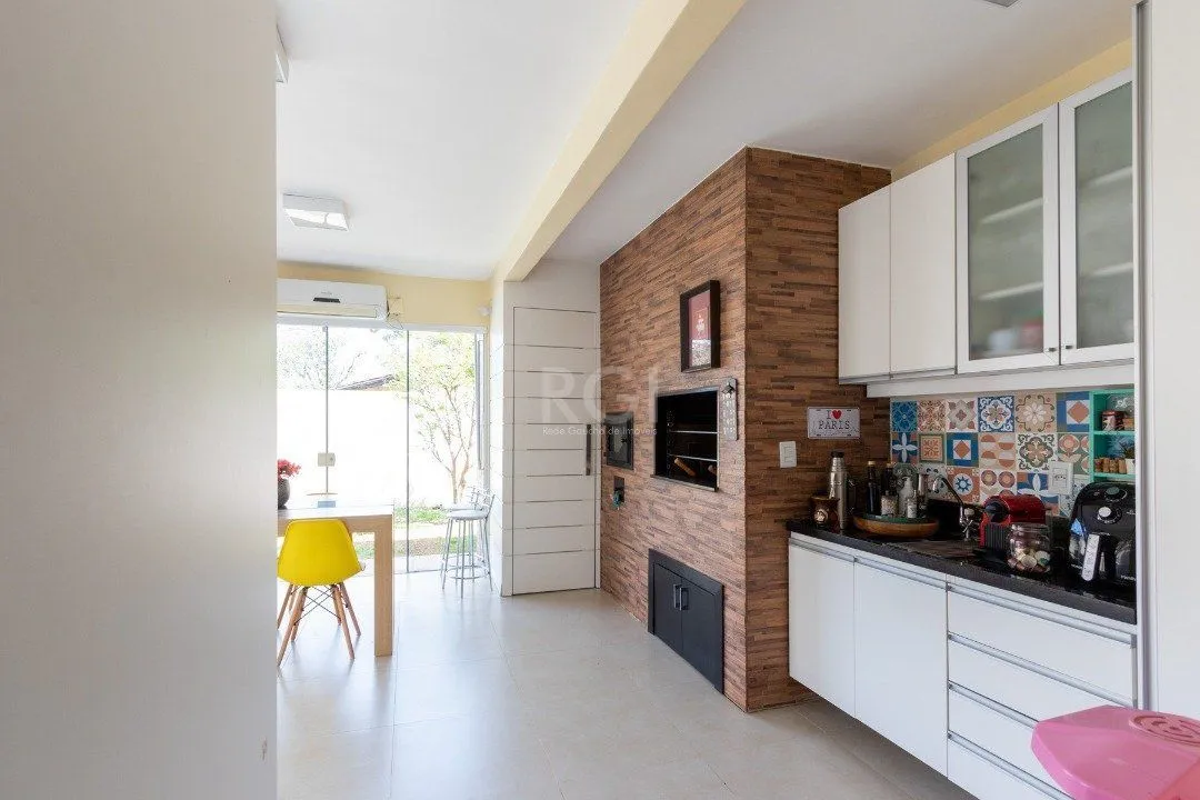 Imagem Casa Condominio para Venda - 102.9m², 3 dormitórios, sendo 1 suites, 2 vagas - Camaquã