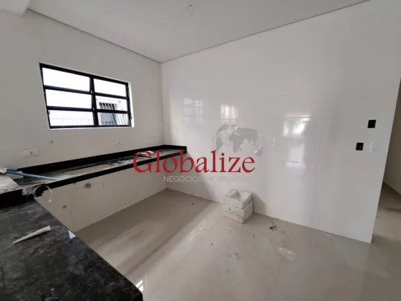 Imagem Casa sobreposta térrea à venda com 100m², 3 suítes, 2 vagas, piscina por R$1.025.000,00 no Embaré em Santos