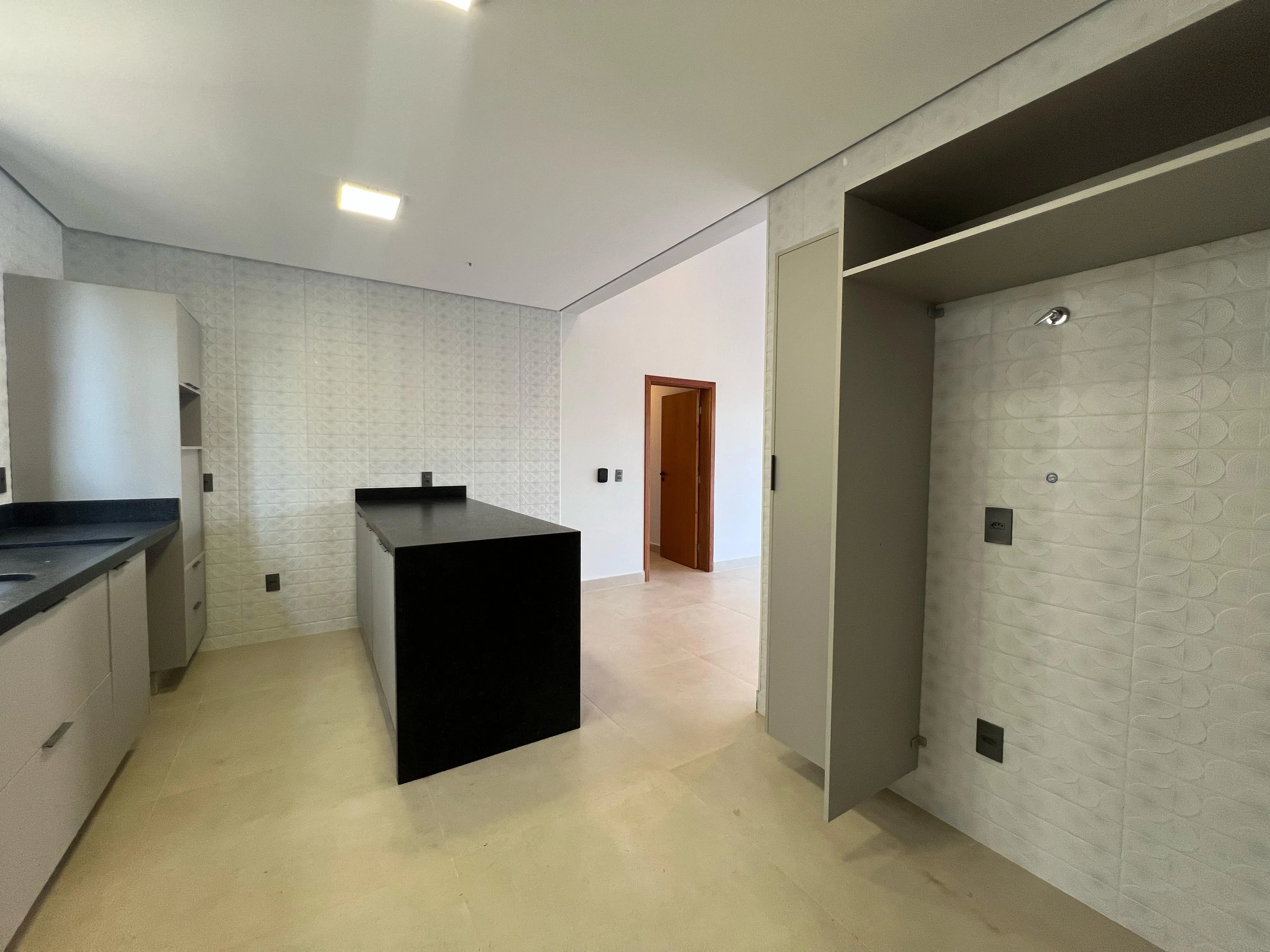 Imagem Exclusiva Casa Térrea com 4 Suítes e Piscina no Alphaville Nova Esplanada 3