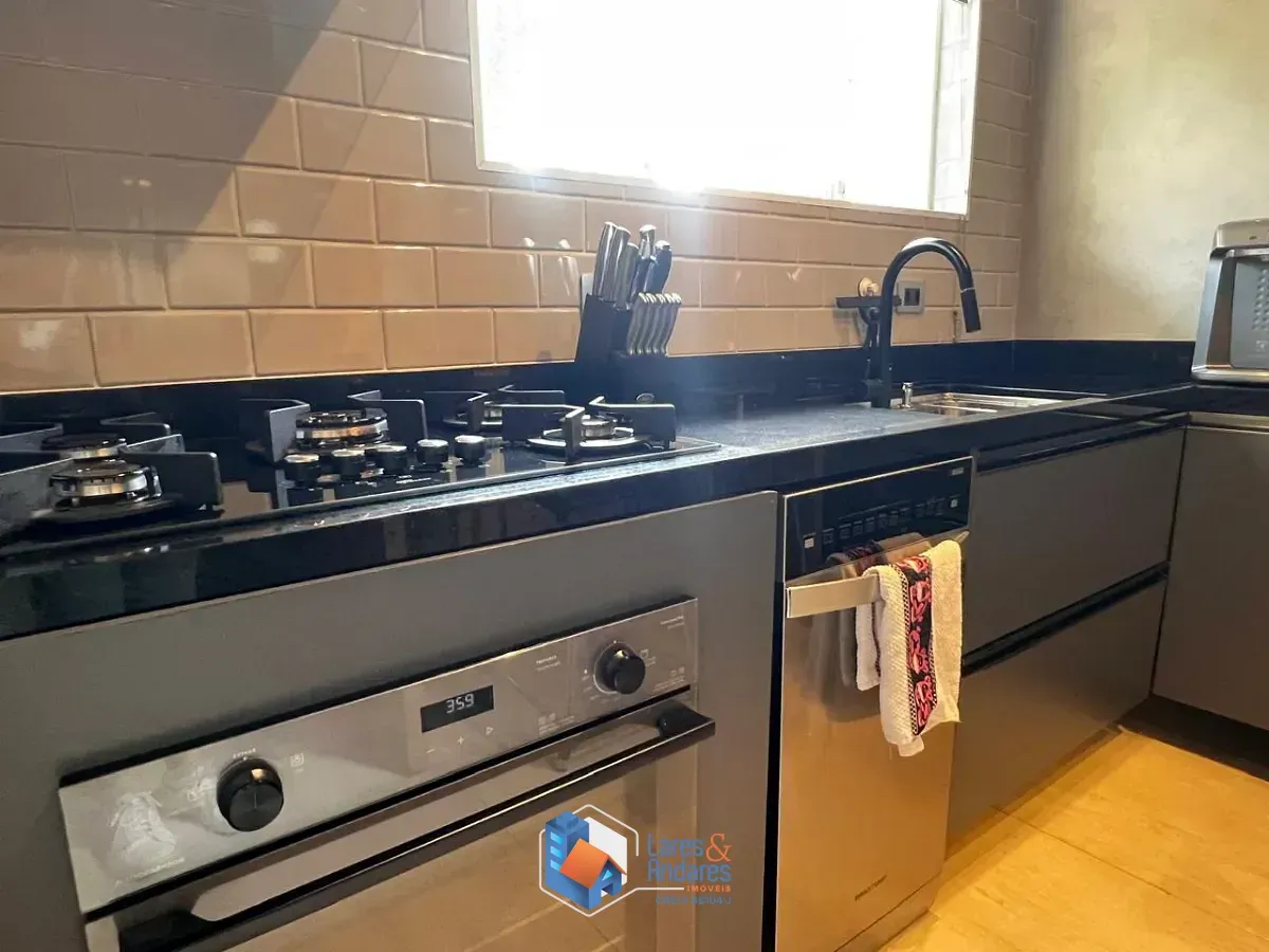 Imagem Casa em condomínio para venda em Jardim Londrina com 3 quartos, sendo 3 suítes, 229m²