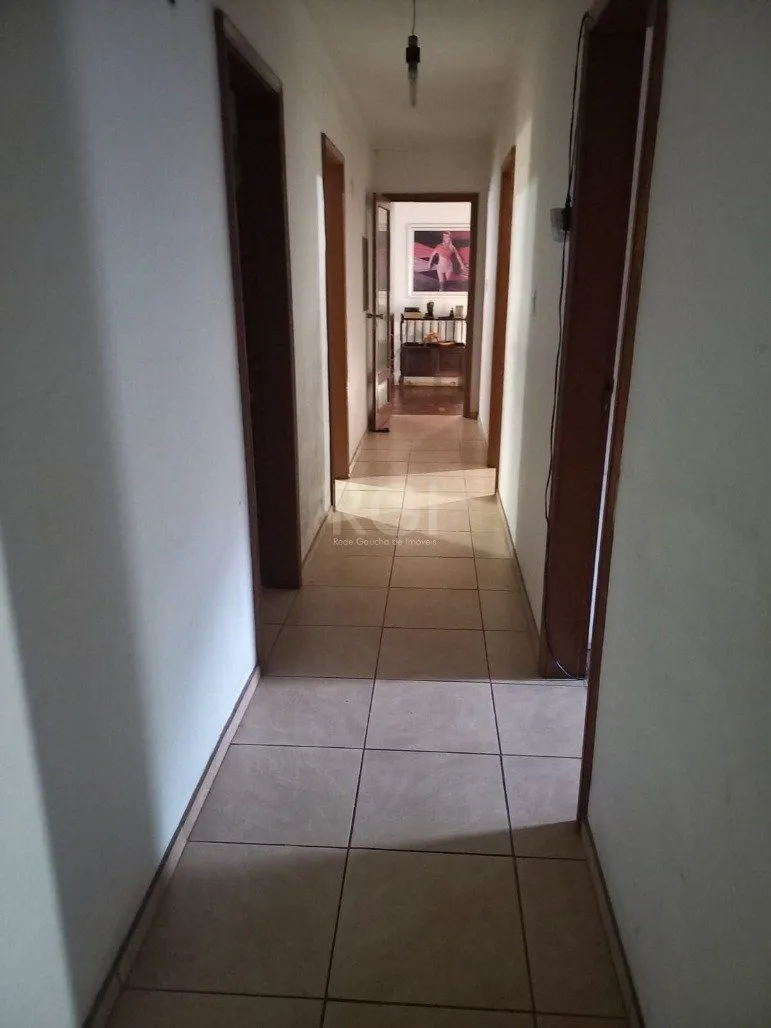 Imagem Casa para Venda - 256.44m², 4 dormitórios, sendo 1 suites, 4 vagas - Cavalhada