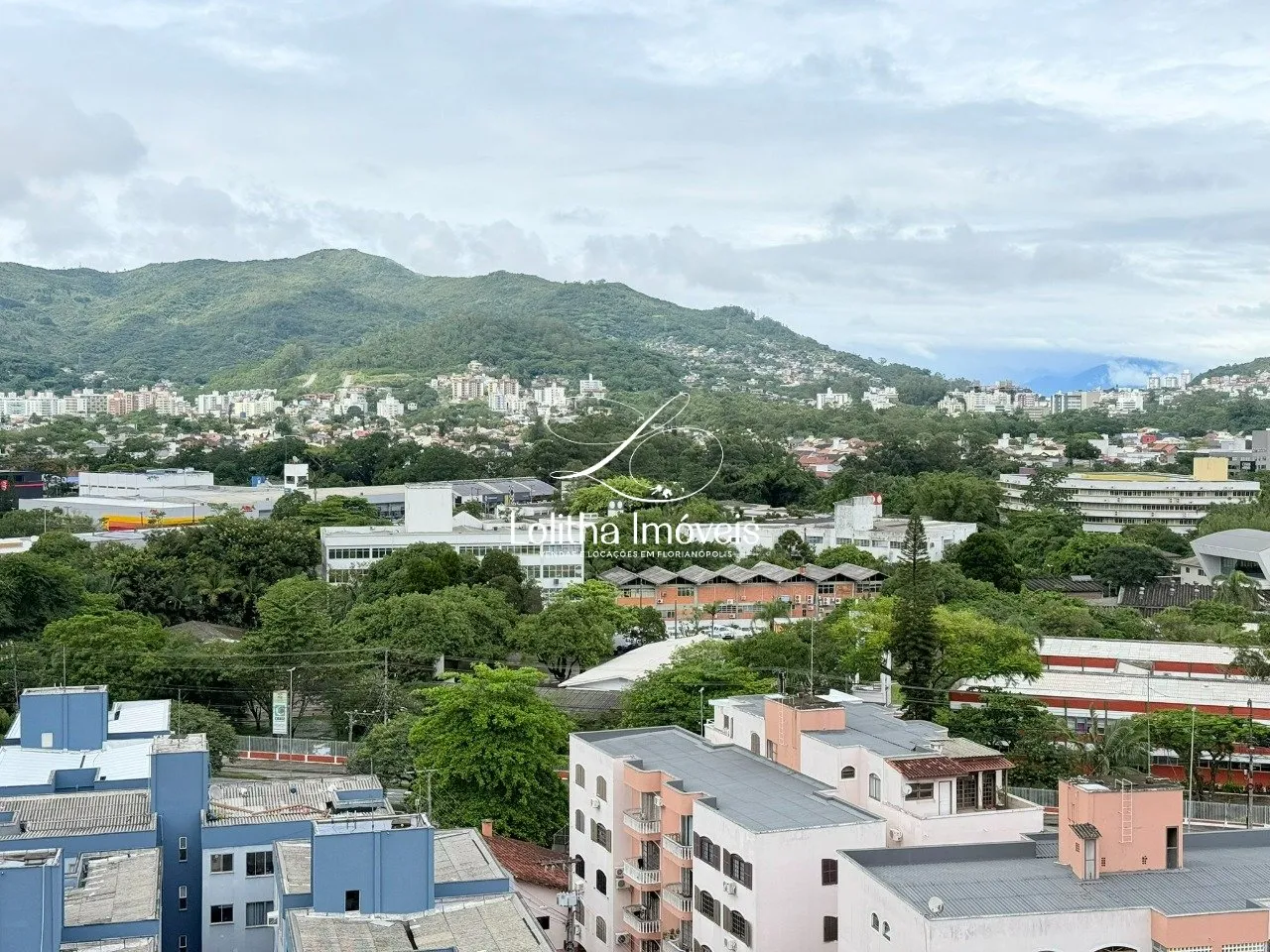 Imagem Cobertura Duplex com 3 suítes e 4 vagas para aluguel- Itacorubi, Florianópolis/SC