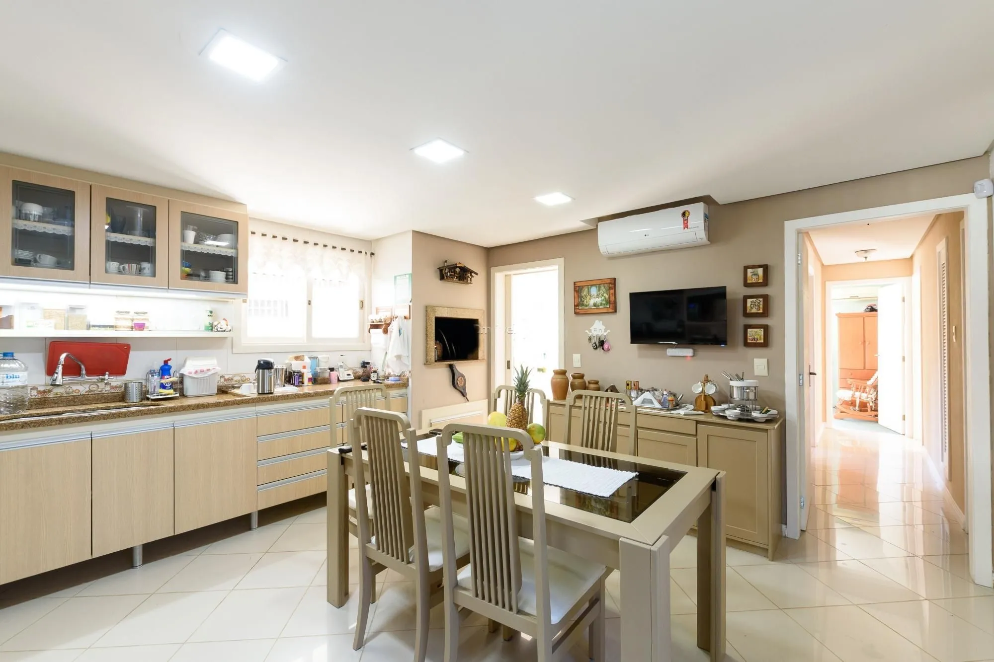 Imagem Venha morar em 350 m² com um clube em sua casa!