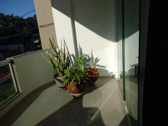 Imagem Casa com 3 quartos, sendo 1 suíte, à venda no Marapé, em Santos - SP