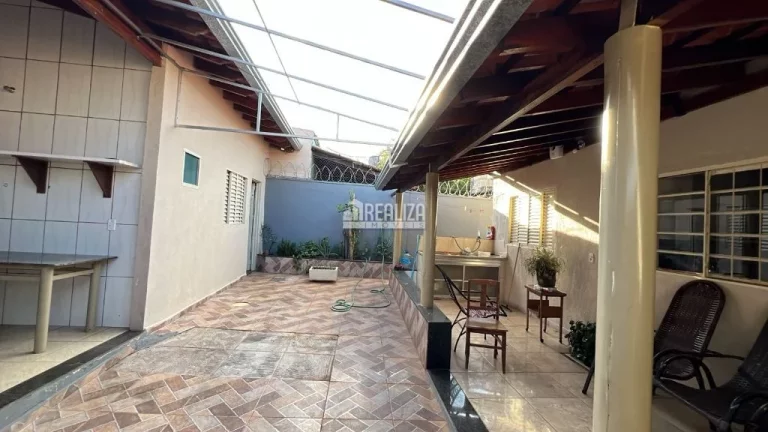 Imagem Casa à venda no bairro Jardim América, Uberaba - 4 dormitórios, área de lazer e churrasqueira!
