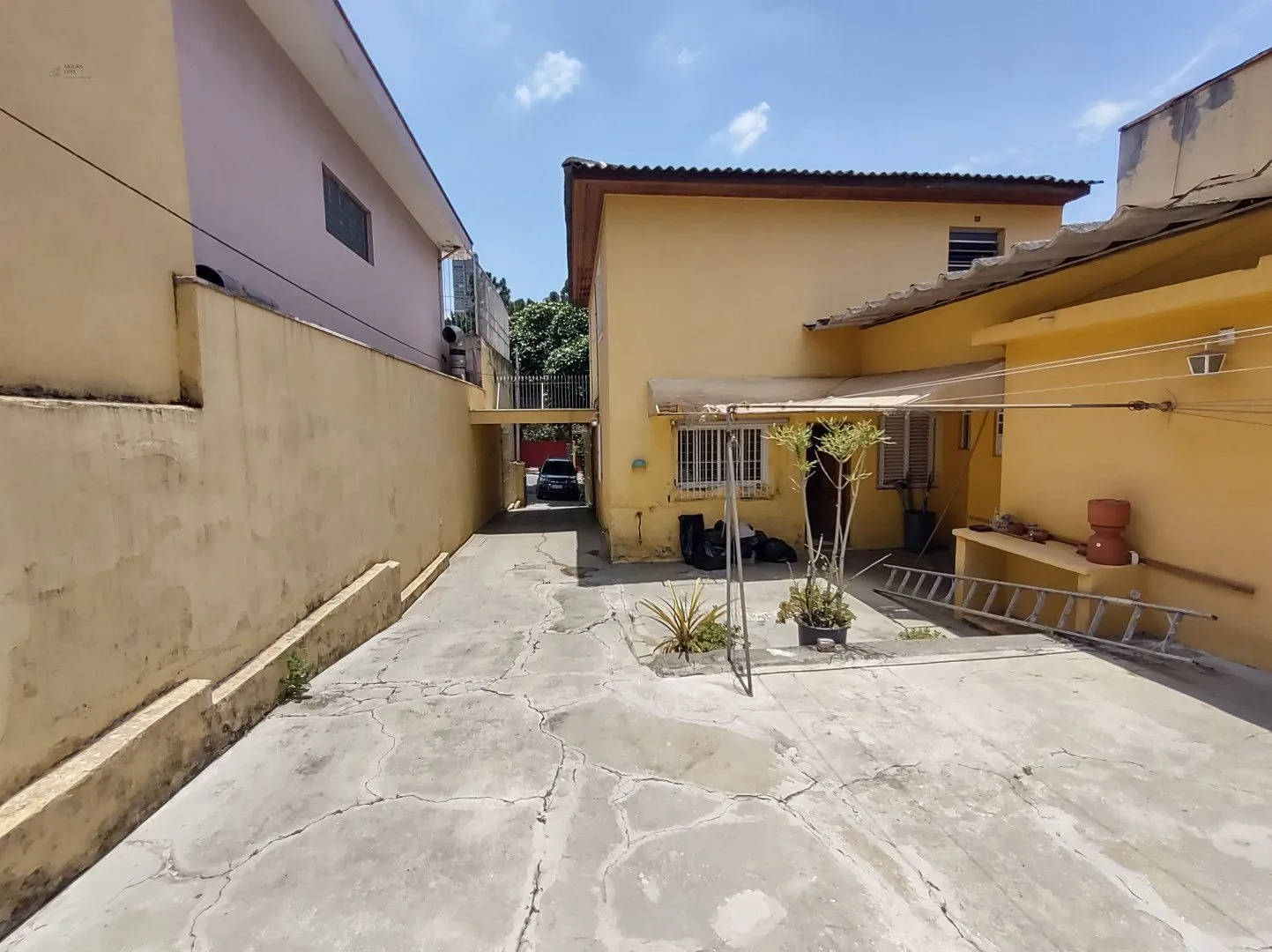 Imagem Excelente Casa ( Sobrado) na Vila Madalena para modernização em terreno de 550m²
