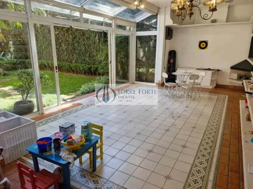 Imagem Excelente casa de alto padrão no Bairro Cidade Jardim, com 532 m², única