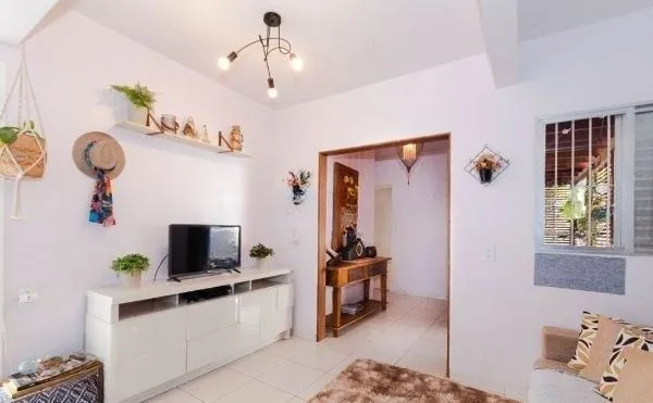Imagem Casa no bairro Tristeza de 4 dormitórios e 4 vagas