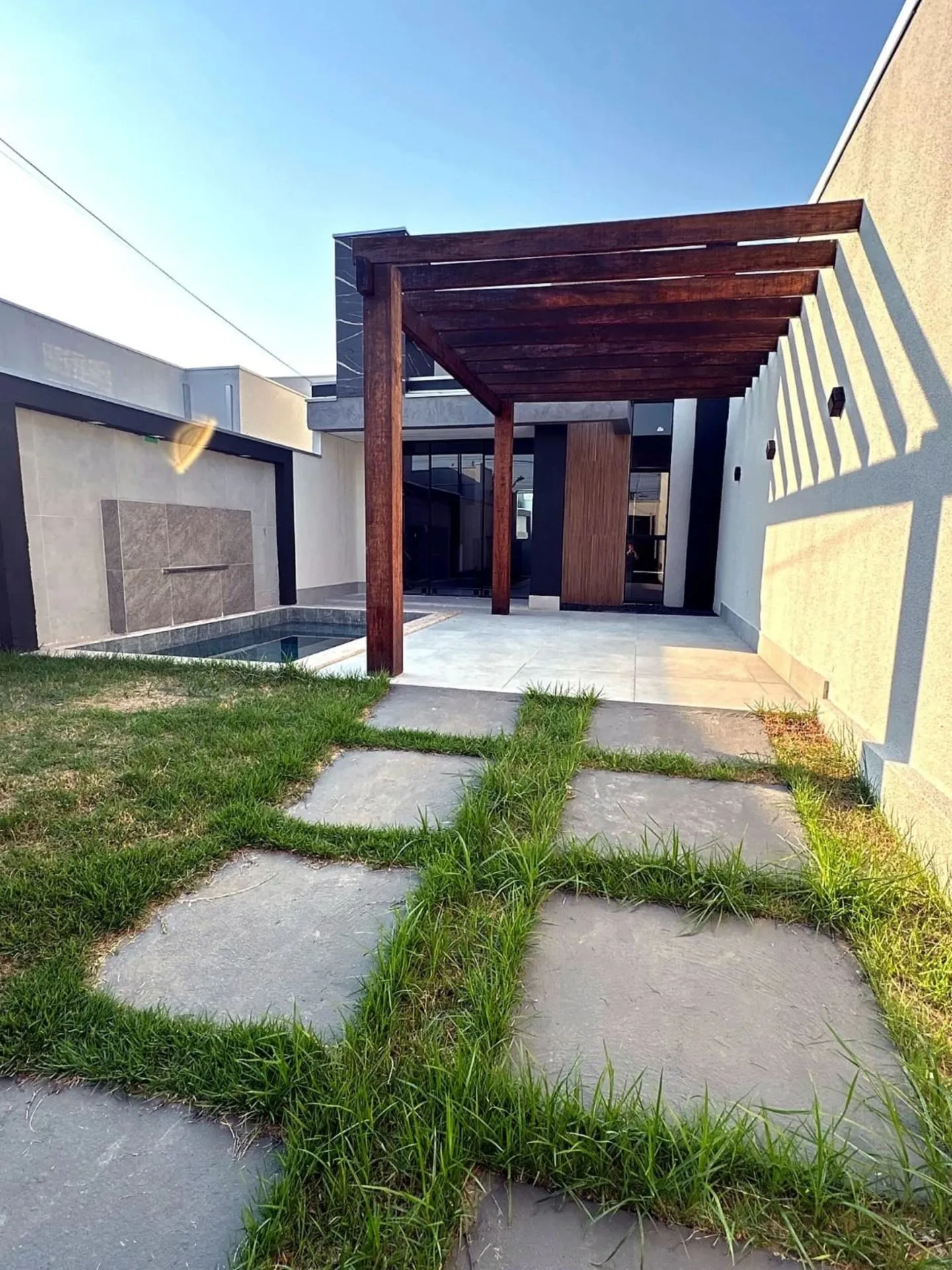 Imagem Casa com 3 quartos e 1 suíte em Jardim Universitário - Cuiabá