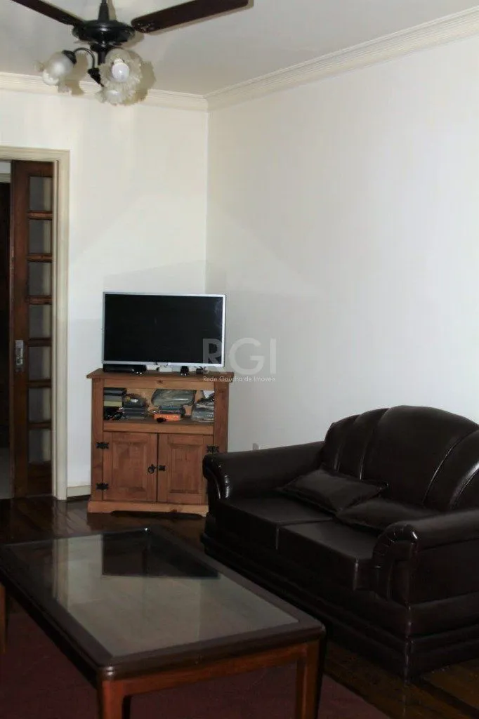 Imagem Apartamento com 03 dormitórios, churrasqueira e vaga de garagem no Menino Deus