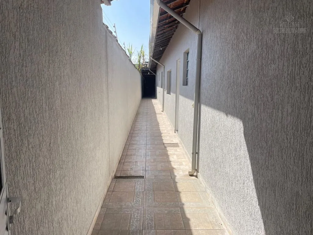 Imagem Residência na Praia Grande, com 3 quartos, sendo 1 suíte, e churrasqueira.