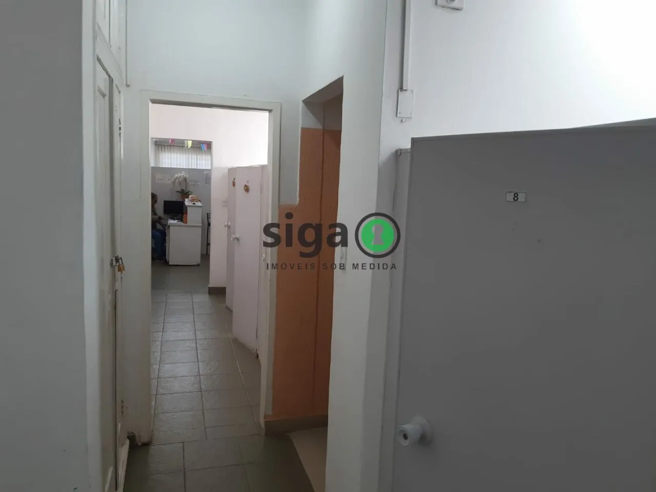 Imagem Casa Comercial para locação em Pinheiros, na Av Rebouças, com 280m²AU, com 3 salas, 8 vagas