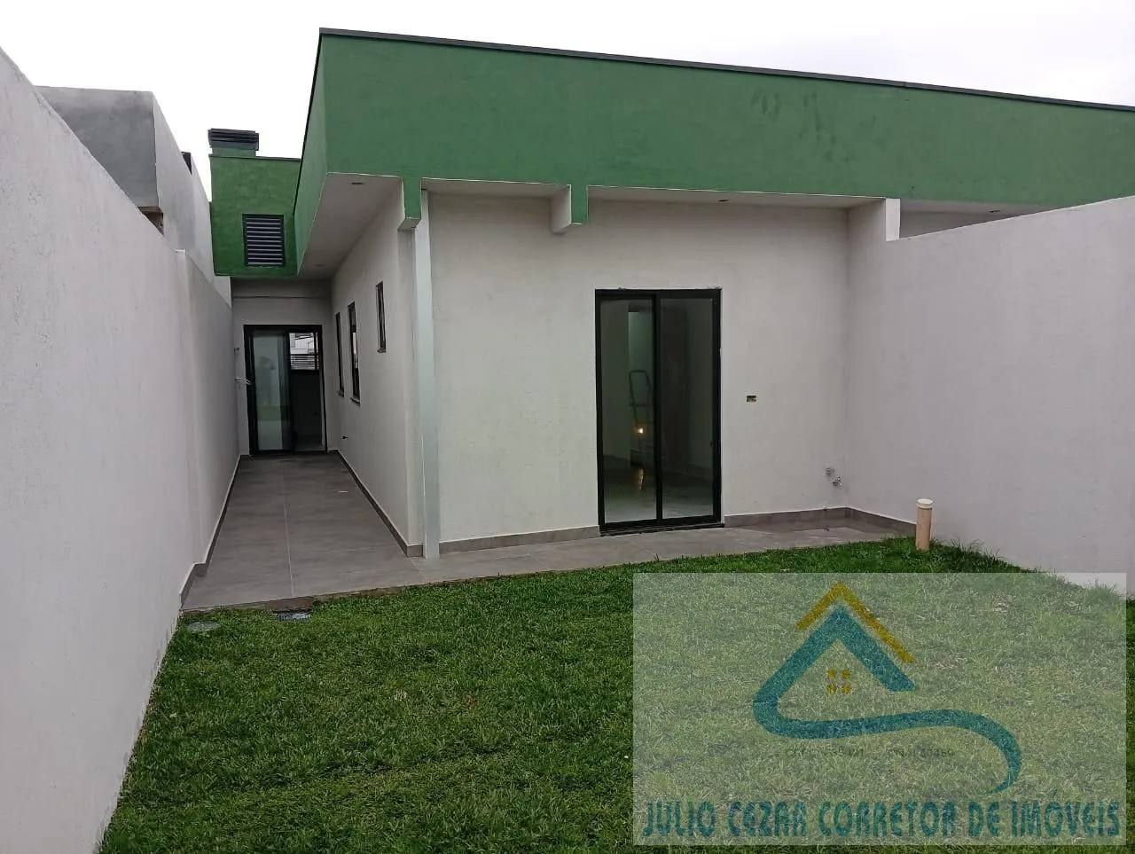 Imagem Casa para Venda em São José dos Pinhais, Barro Preto, 3 dormitórios, 1 suíte, 2 banheiros, 2 vagas