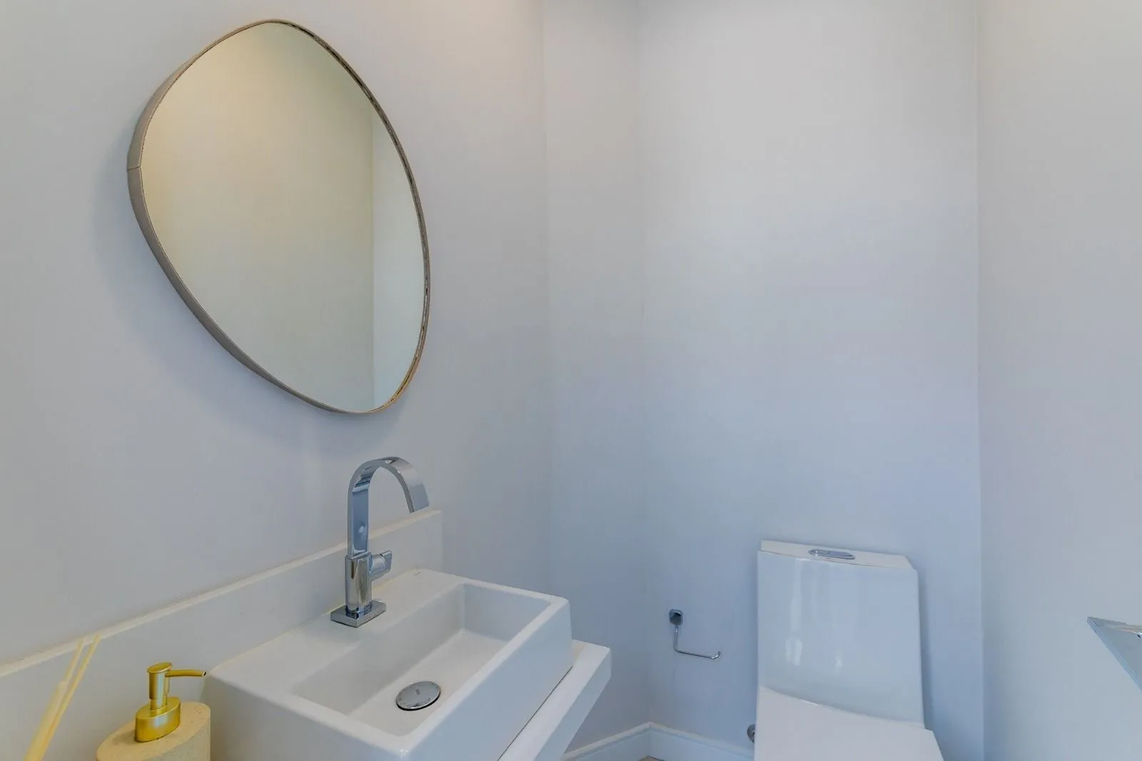 Imagem Apartamento à venda em Porto Alegre - pronto para morar, totalmente reformado.