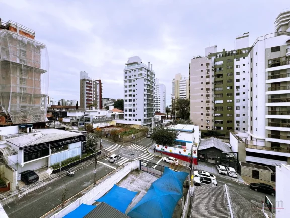 Imagem Apartamento com 3 quartos sendo 1 suite, 1 vg Centro Florianópolis a poucos passos do Hippo. Oportu...