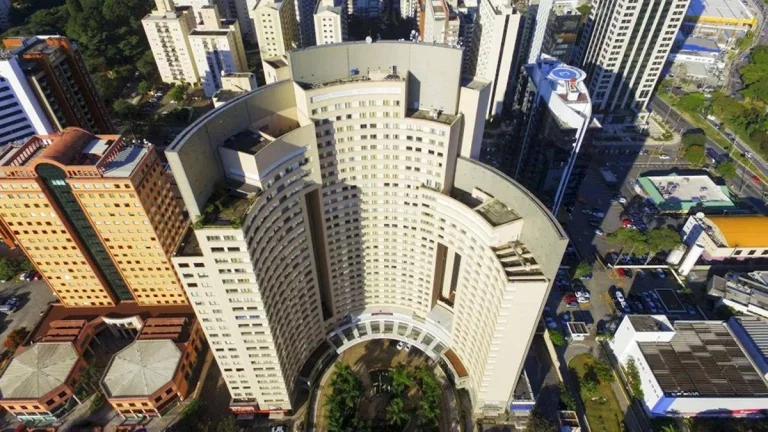 Imagem Flat disponível para venda no Comfort Suites Alphaville, com 50m², 1 dormitório e 1 vaga de garagem