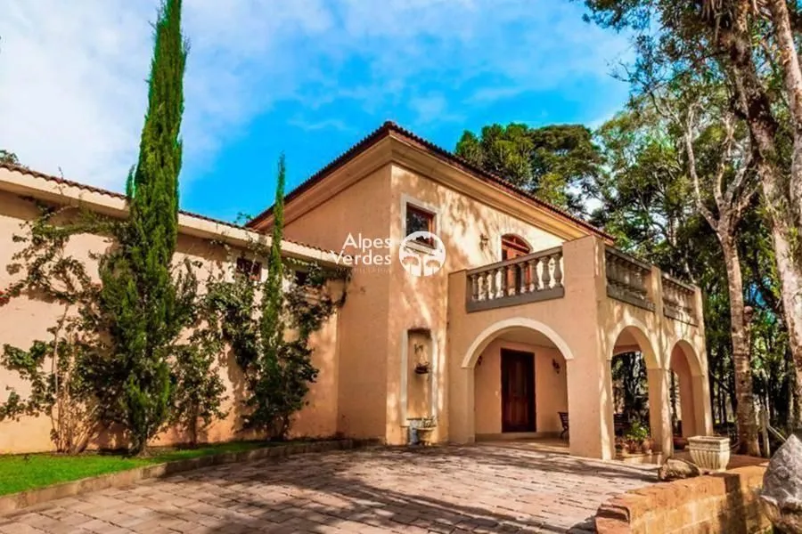 Imagem Vende-se Casa em Condominio com 4 suites a 5 minutos da Rua Coberta