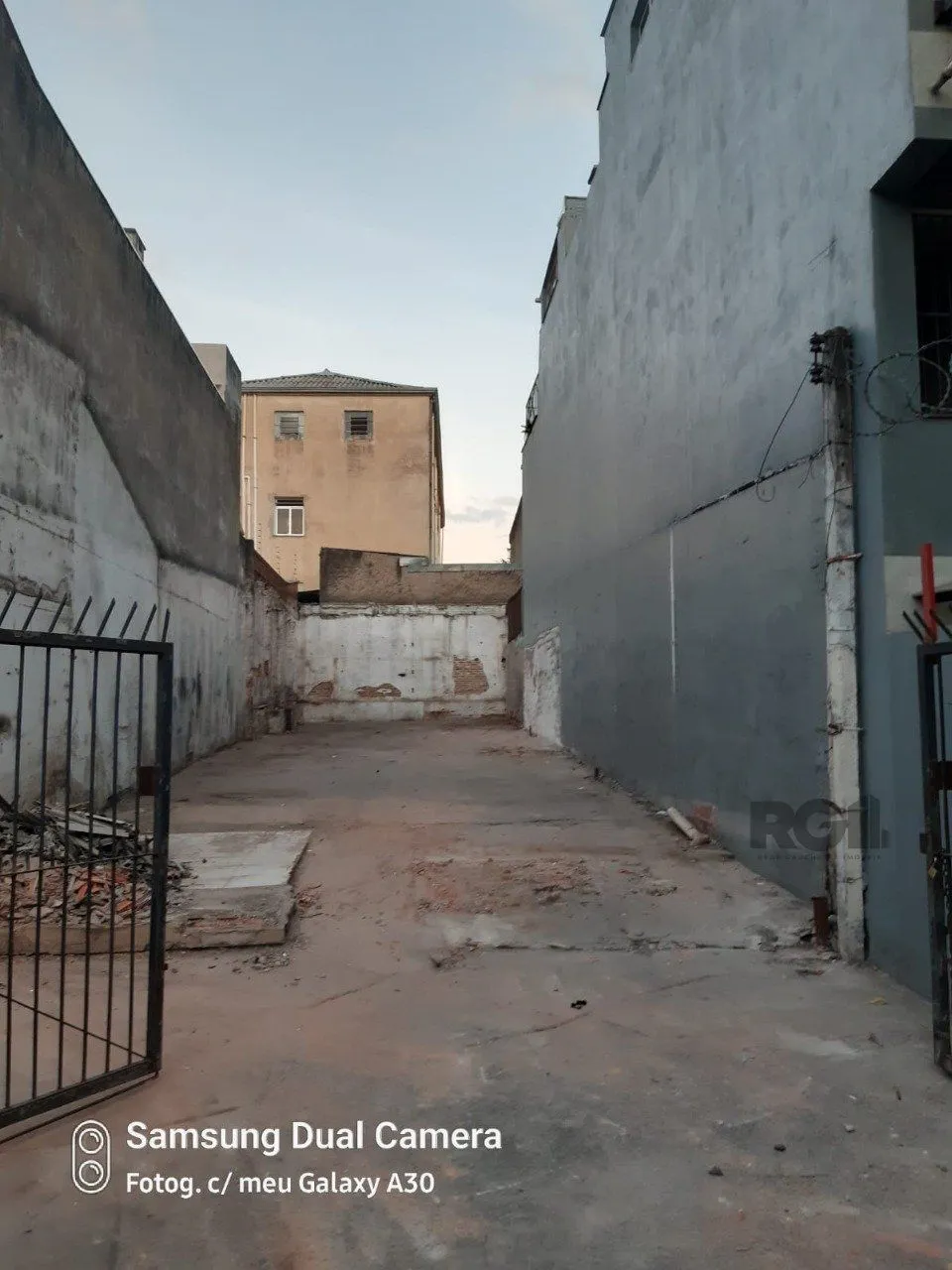 Imagem Terreno com 191,4m² no bairro Santana, Porto Alegre/RS