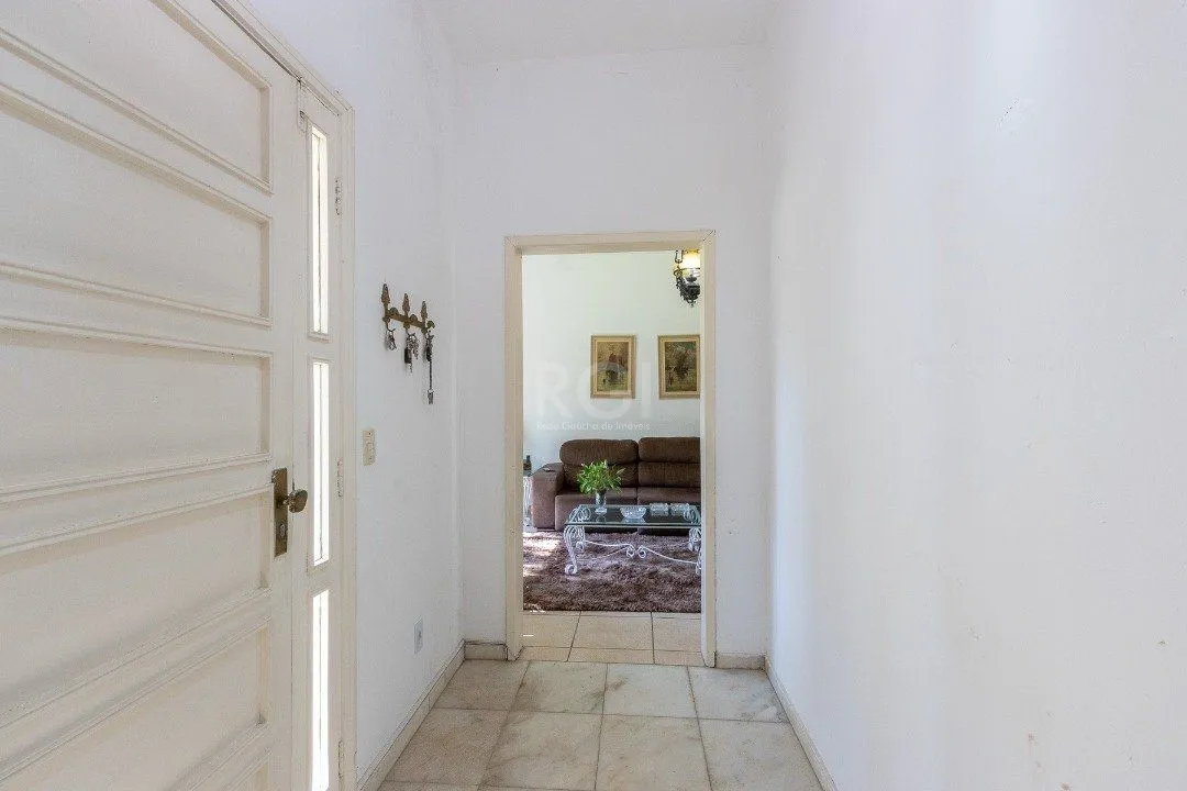 Imagem Casa para Venda - 250m², 3 dormitórios, sendo 1 suites, 3 vagas - Tristeza