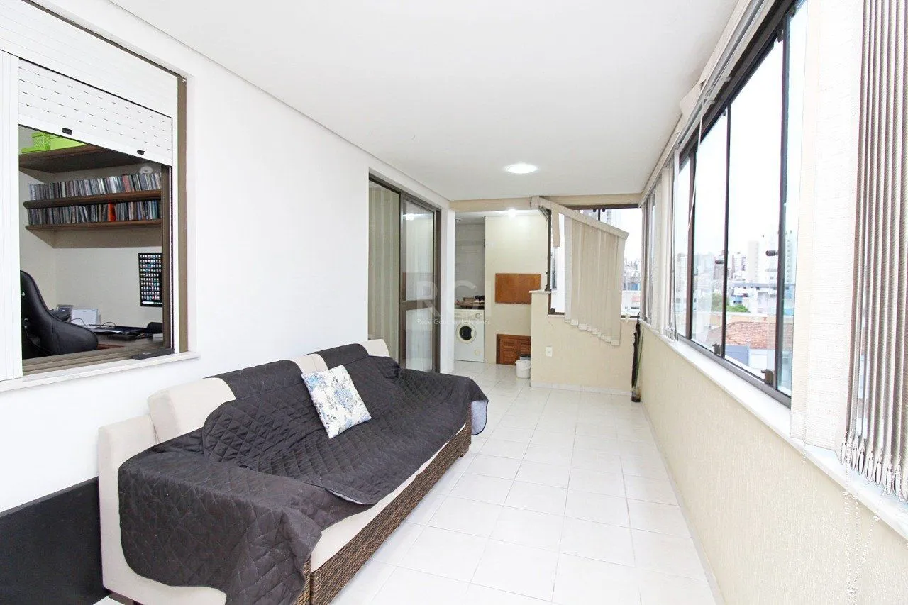 Imagem Apartamento de três dormitórios, suíte e uma vaga de garagem no bairro Santana