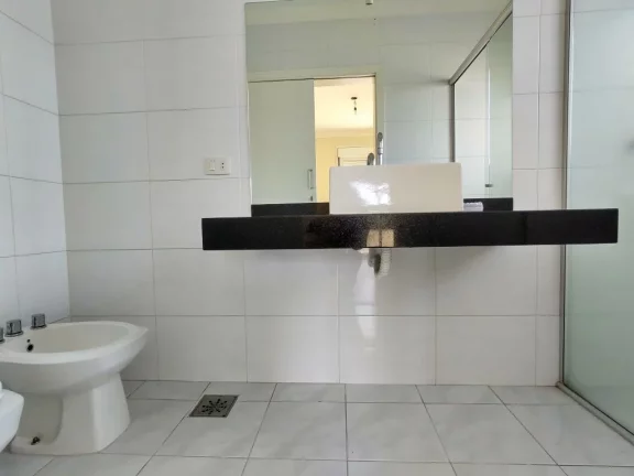 Imagem Residência Impecável no Jardim Panorama: 3 Quartos, 2 Suítes, 3 Salas, 4 Banheiros, 4 Vagas de Garagem, 316,64m² - Vinhedo-SP