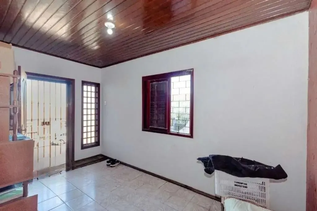 Imagem Casa à venda com 3 dormitórios, 1 suíte e espaço gourmet em terreno alto