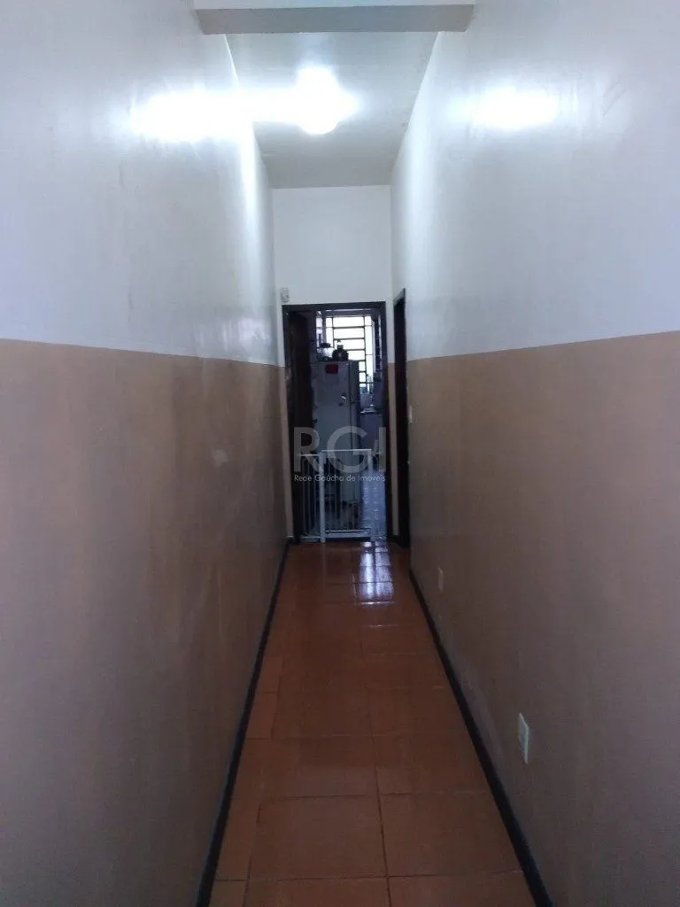 Imagem Casa para Venda - 265m², 5 dormitórios, sendo 2 suites, Floresta