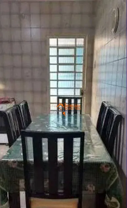 Imagem Casa à Venda na Cidade Maia | 250 m² de Terreno | 2 Dormitórios | 3 Vagas | Aceita Financiamento
