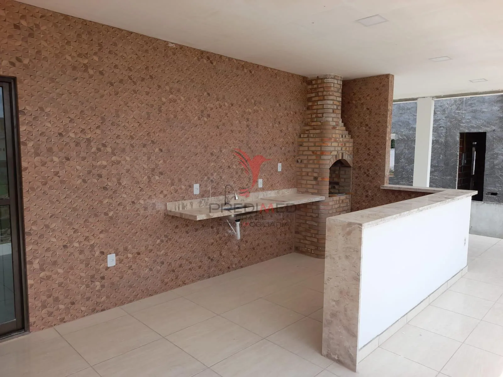 Imagem Casa com piscina,aceita carro, apartamento no negócio, 2 Suites, 3 Vagas de Garagem