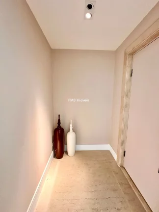 Imagem Excelente Oportunidade: Apartamento de Luxo à Venda em Indianópolis, São Paulo-SP - 2 Quartos, 2 Suítes, 3 Salas, 4 Banheiros, 3 Vagas - 150m².