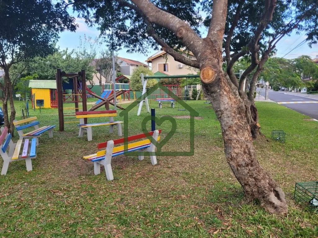 Imagem Casa Aconchegante em Condomínio Fechado 133m² 2 Dormitórios + Sótão Se você procura segurança...