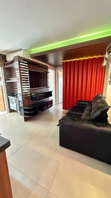 Imagem Apartamento 2 dormitórios, sendo 1 suíte, 77 m² de área privativa e 2 vaga(s) de garagem. Localizado na Rua Mario Antunes da Cunha, no bairro Petrópolis em Porto Alegre.