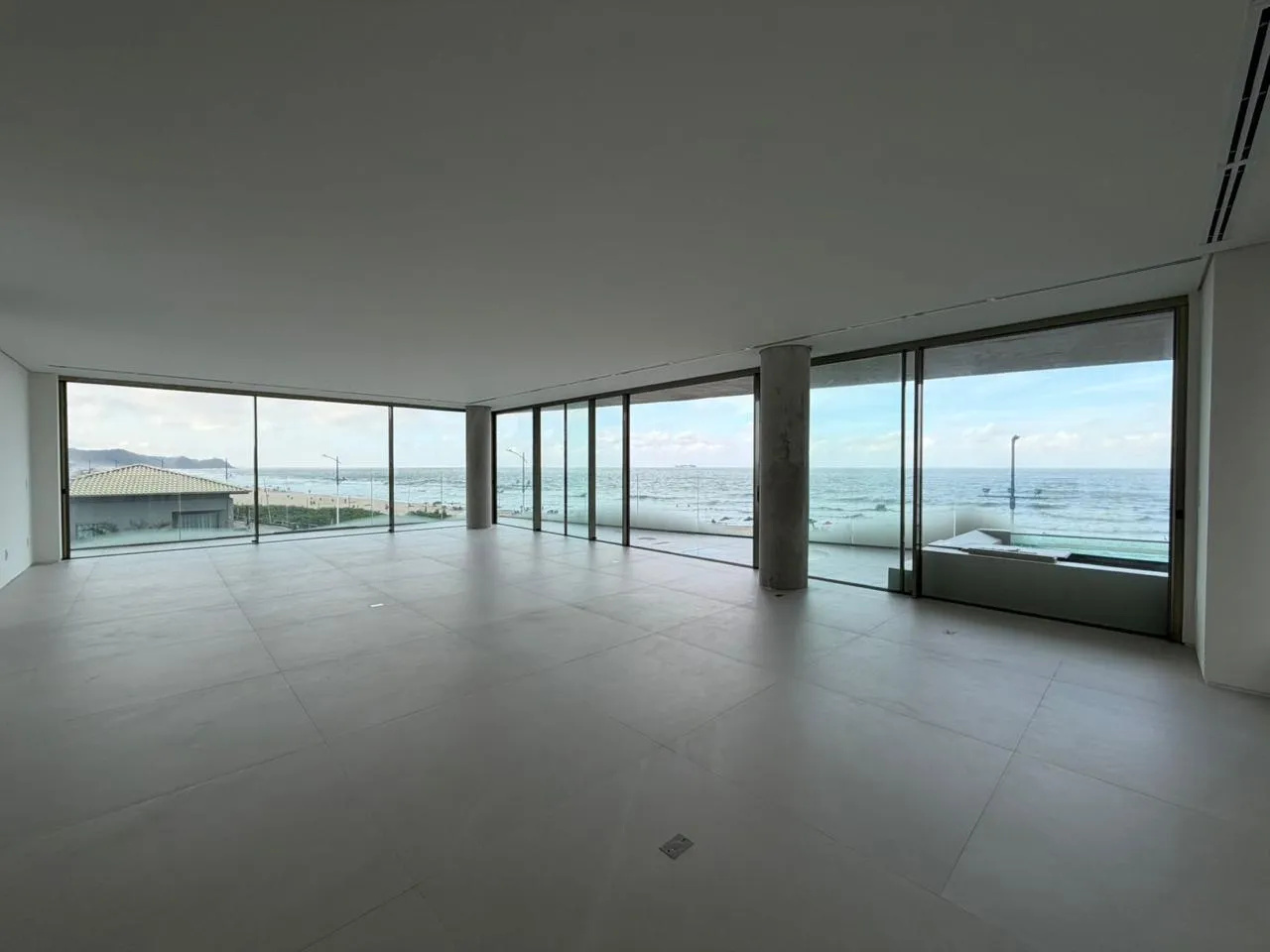 Imagem Apartamento com vista para o mar à venda com 330m2 por R$ 28.000.000,00