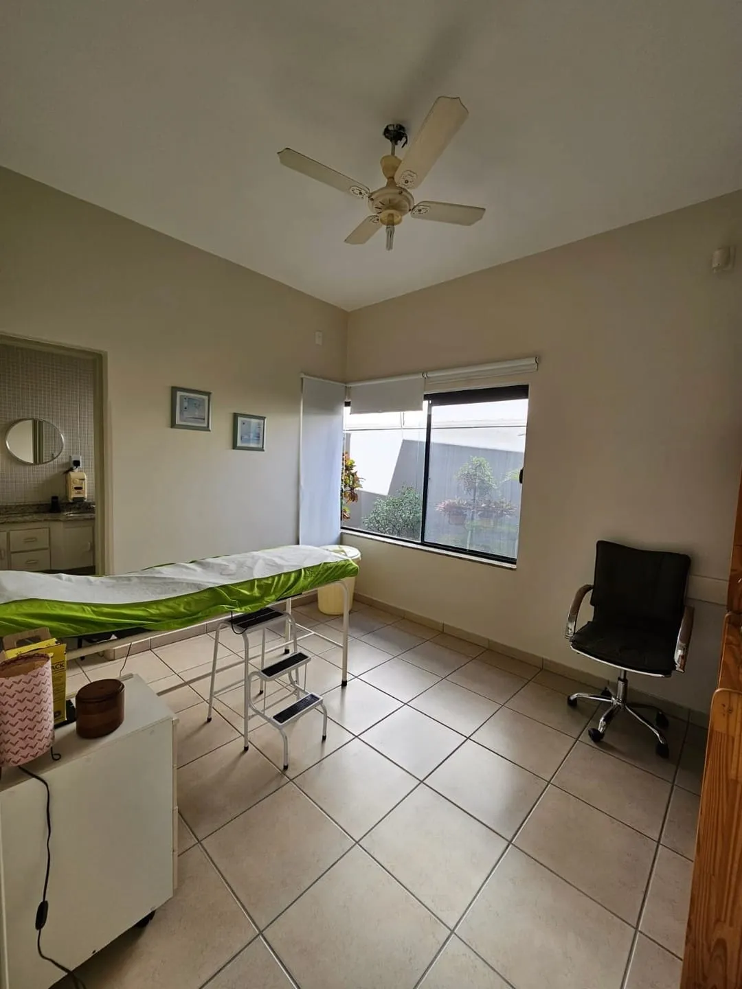 Imagem Comercial à venda e locação 5 Quartos, 2 Suites, 4 Vagas, 393.74M², Chácara Selles, Guaratinguetá - SP