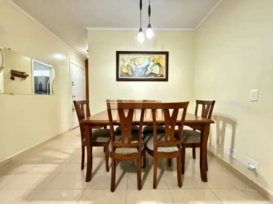 Imagem Apartamento com 3 dormitórios, sacada e churrasqueira.