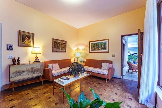 Imagem CASA ICÔNICA NO PACAEMBU – ARQUITETURA E CHARME ATEMPORAL!