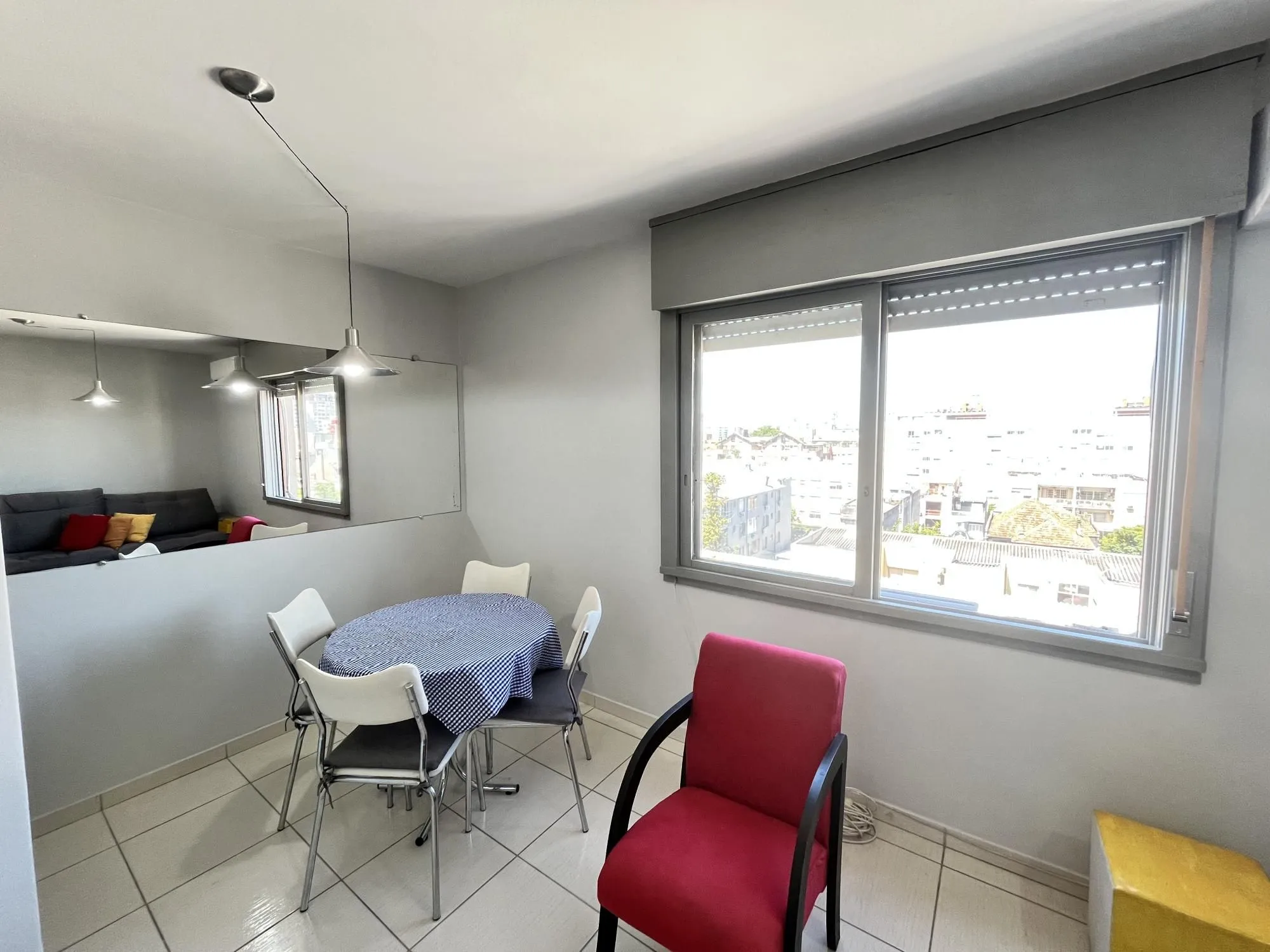 Imagem Apartamento de 2 quartos e 1 vaga de garagem no bairro Farroupilha em POA