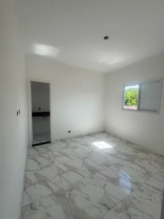 Imagem Lindo sobrado de 3 dormitórios, incluindo uma suíte, está localizado no desejado Condomínio Angela Residence, oferecendo um equilíbrio perfeito entre conforto, segurança e praticidade á venda na Imobiliaria Consulte Imoveis.
