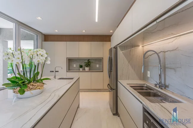 Imagem Casa para Venda em Balneário Camboriú, BARRA, 4 dormitórios, 4 suítes, 5 banheiros, 4 vagas