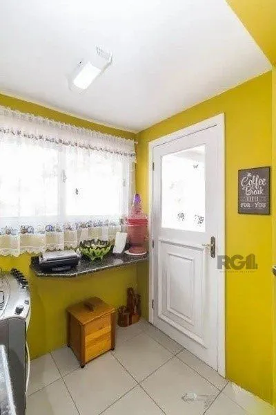 Imagem Vende-se belo sobrado com 3 quartos com suíte e 3 vagas cobertas - 182m² - Vila Ipiranga