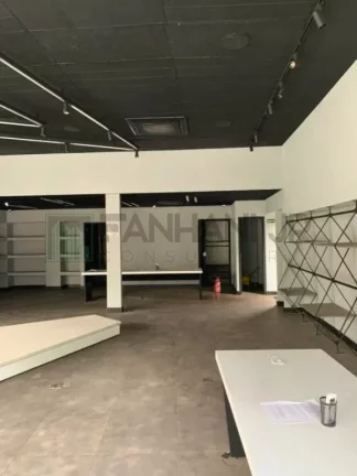 Imagem Casa Comercial para Locação no Jardim Paulista - São Paulo-SP: 4 Salas, 2 Banheiros, 10 Vagas de Garagem!
