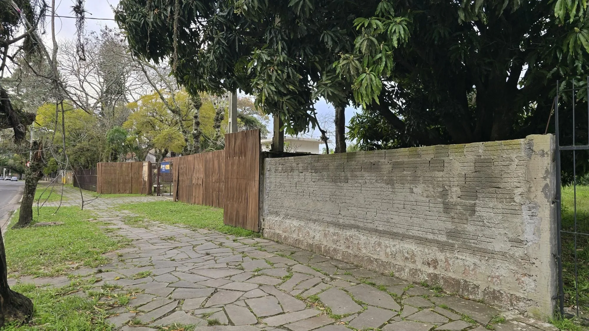 Imagem Terreno junto ao Clube do Professor Gaúcho.