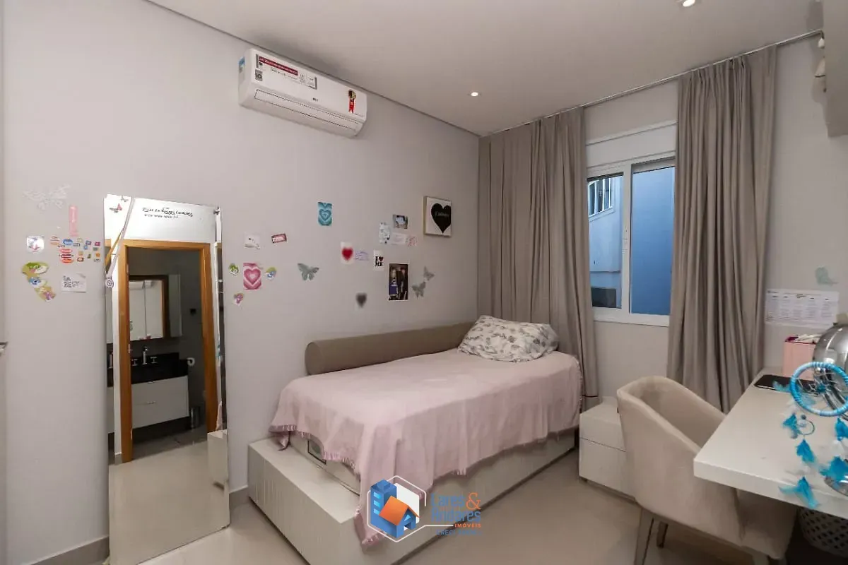 Imagem Casa para venda em Parque São Domingos com 3 quartos, sendo 3 suítes, 183m²