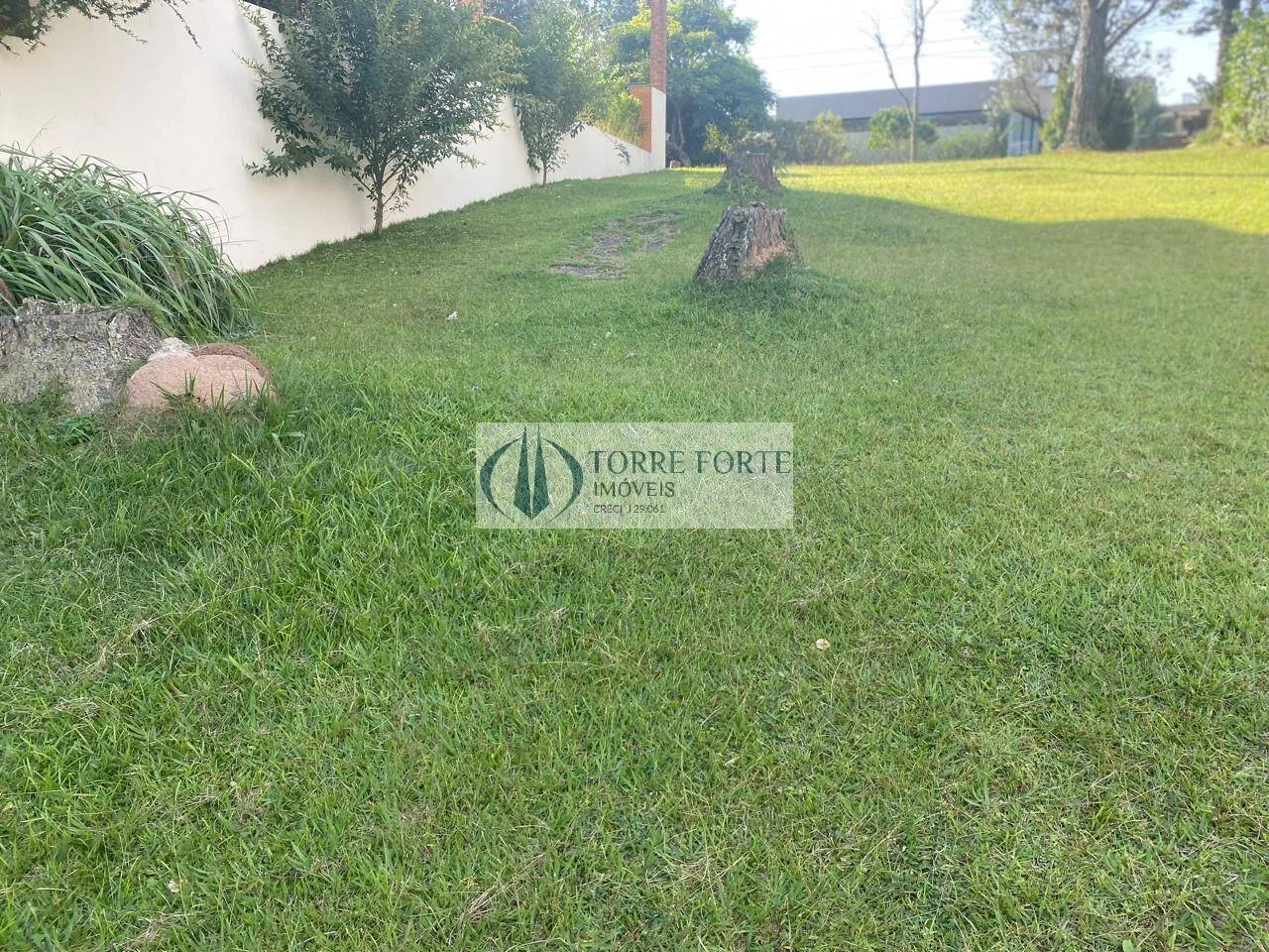 Imagem Excelente terreno na Aldeia da Serra com 466 m², pronto para construir.