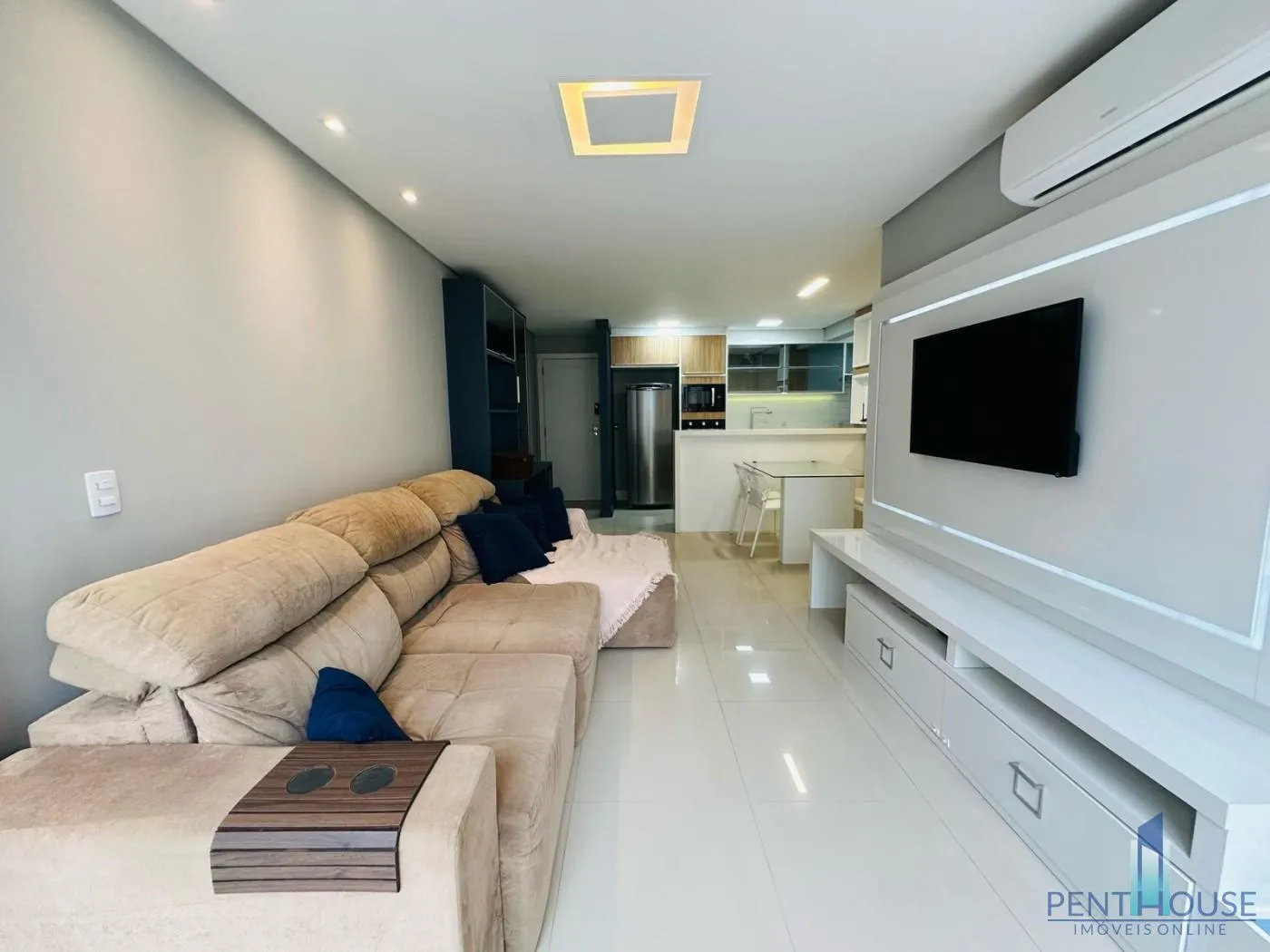 Imagem Apartamento com Terraço para Venda em Balneário Camboriú, Praia dos Amores, 2 dormitórios, 2 suítes, 3 banheiros, 2 vagas