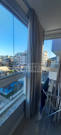 Imagem Oportunidade Na Praia De Bombas 400 metros da praia. Um Belo Apartamento, Com 3 Dormitório Garagem Dupla Fica no 4° Andar Apartamento todo Mobiliado