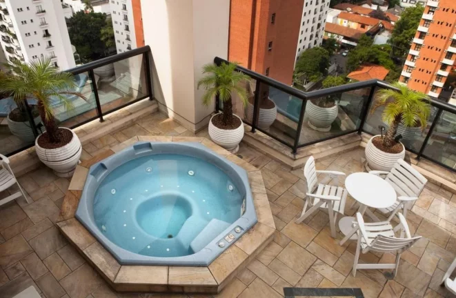 Imagem Flat disponível para venda no Condomínio Edifício The Town Flat Service, com 33m², 1 dormitório e 1 vaga